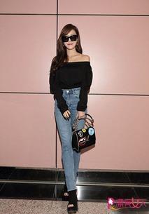 女明星搭配衣服,女明星们的衣橱秘境大揭秘