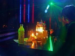 喝酒的图片真实照片,尽享欢聚时光