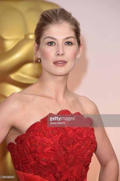 裴淳华图片,光影交织下的魅力演绎