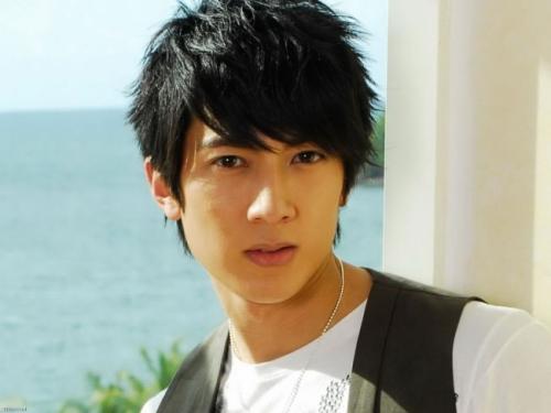 吴尊个人资料,从偶像到演员，多面才华的星途历程